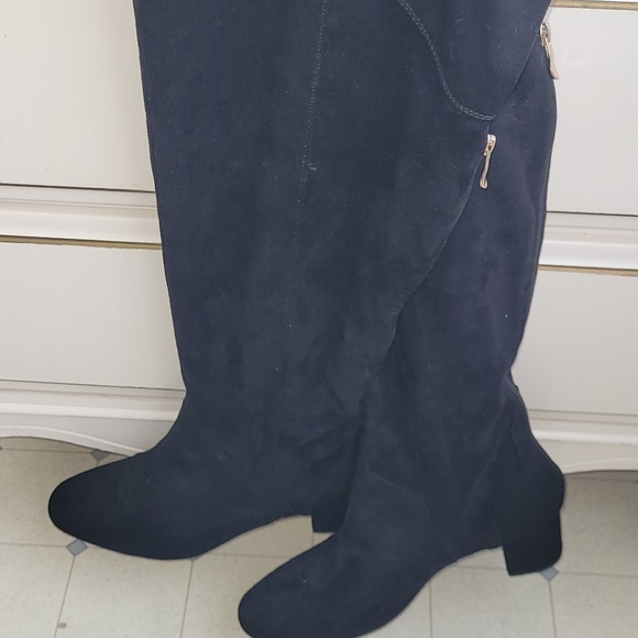 12 M Black Over the Knee Boots - Picture 3 of 3